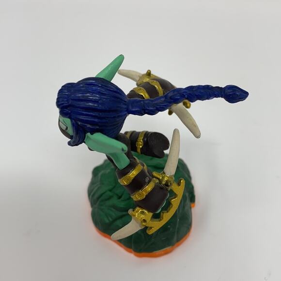 Skylanders Giants Legendary Stealth Elf - Fire Element - Picture 2 of 5